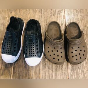 Bundle of 2 Crocs shoes for boy or girl